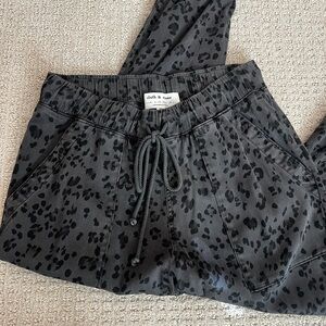 cloth & stone Black Animal-Print Jogger Shorts
